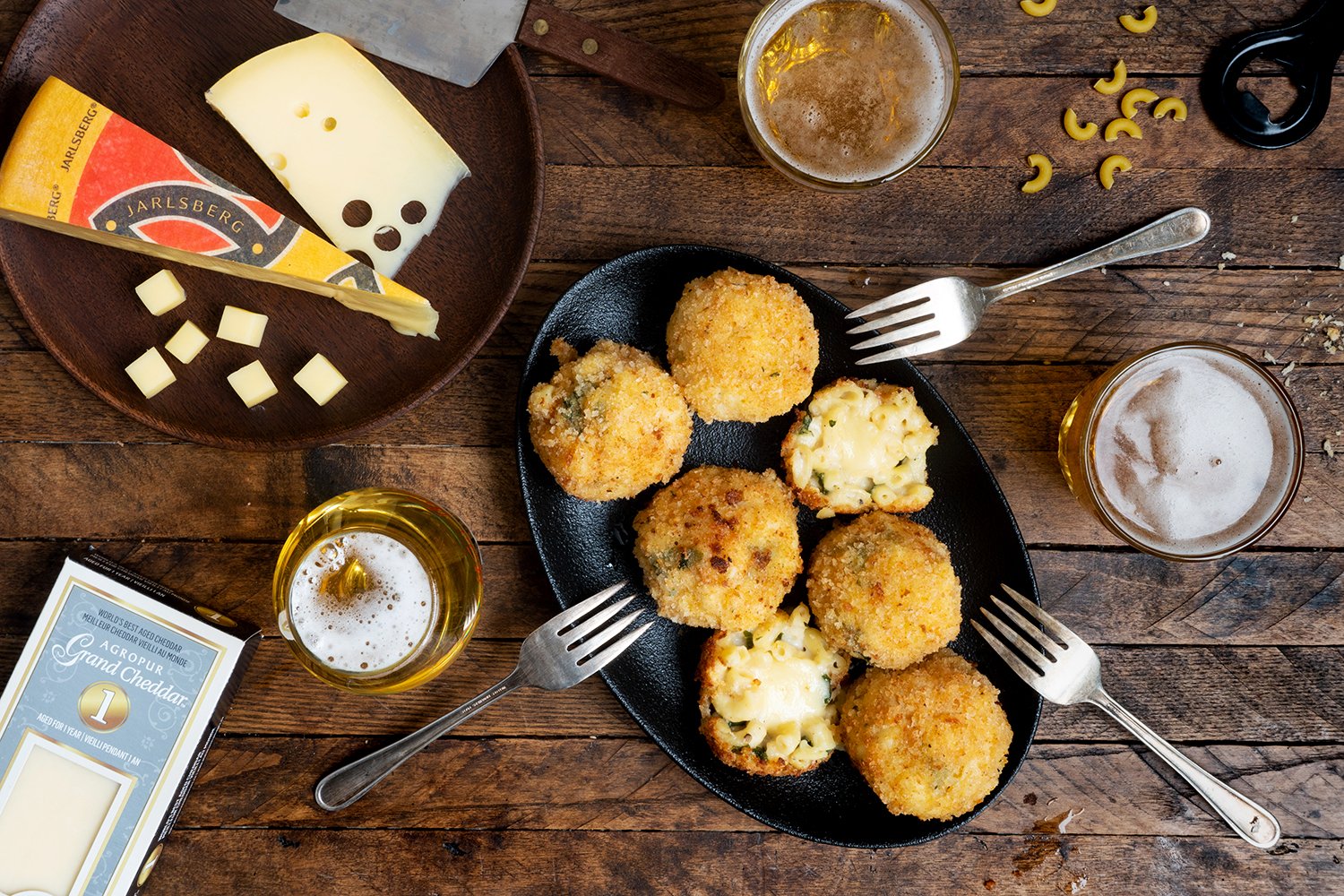Recipe -  Fried Mac & Cheese balls with Agropur Grand Cheddar and Jarlsberg