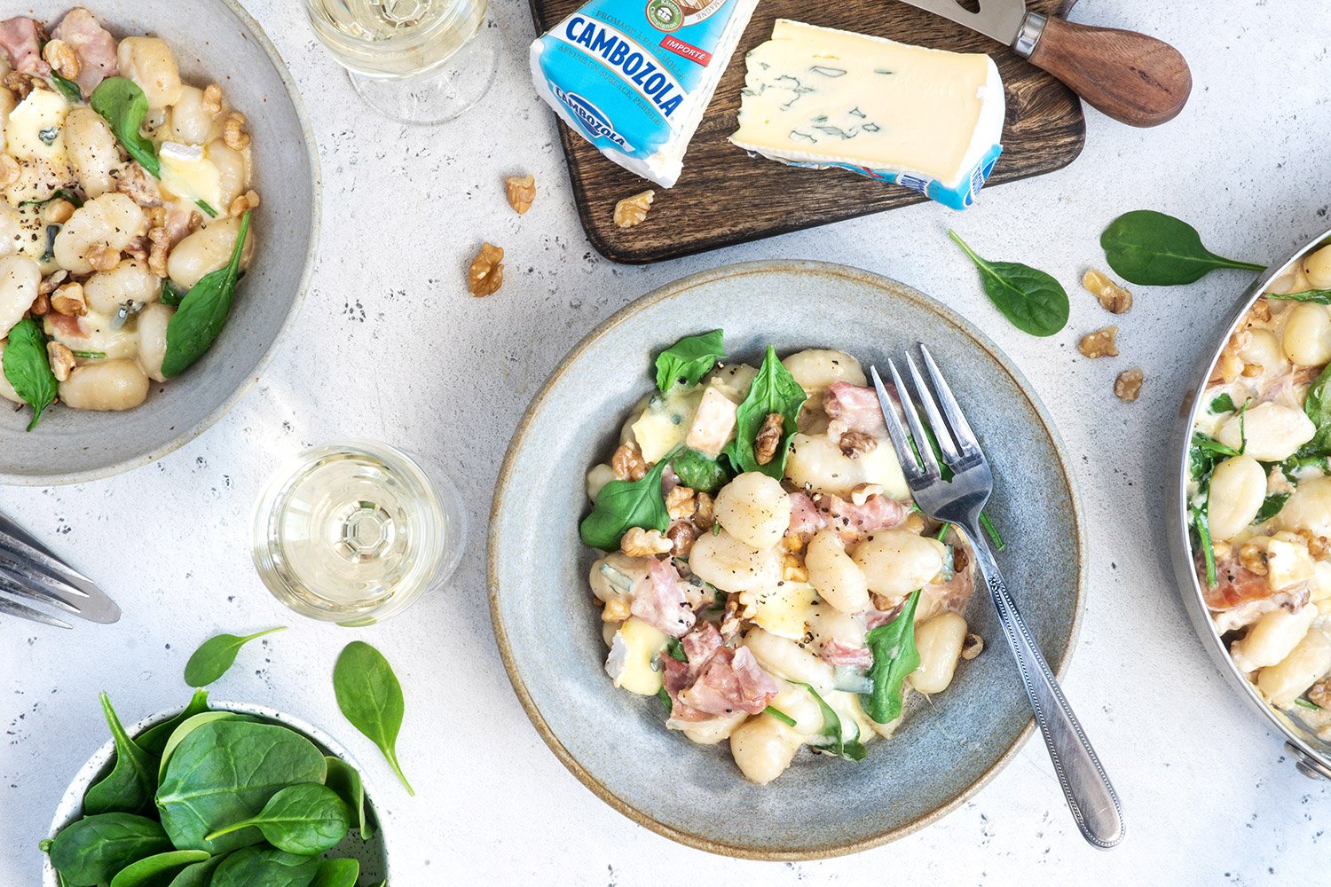 Recipe - Gnocchi with prosciutto, Cambozola cheese, spinach and walnuts