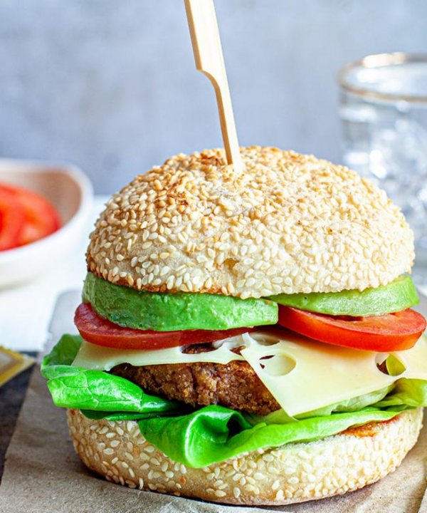 Recipe - Veggie burgers with Jarlsberg cheese 